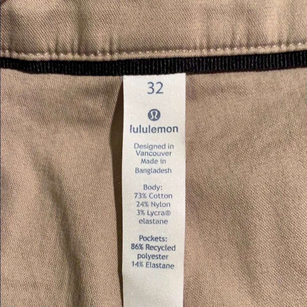 Shorts - Picture 4 of 5